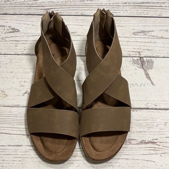 NWOT Pierre Dumas Kori Sandals Size 6 in Taupe - Picture 1 of 7